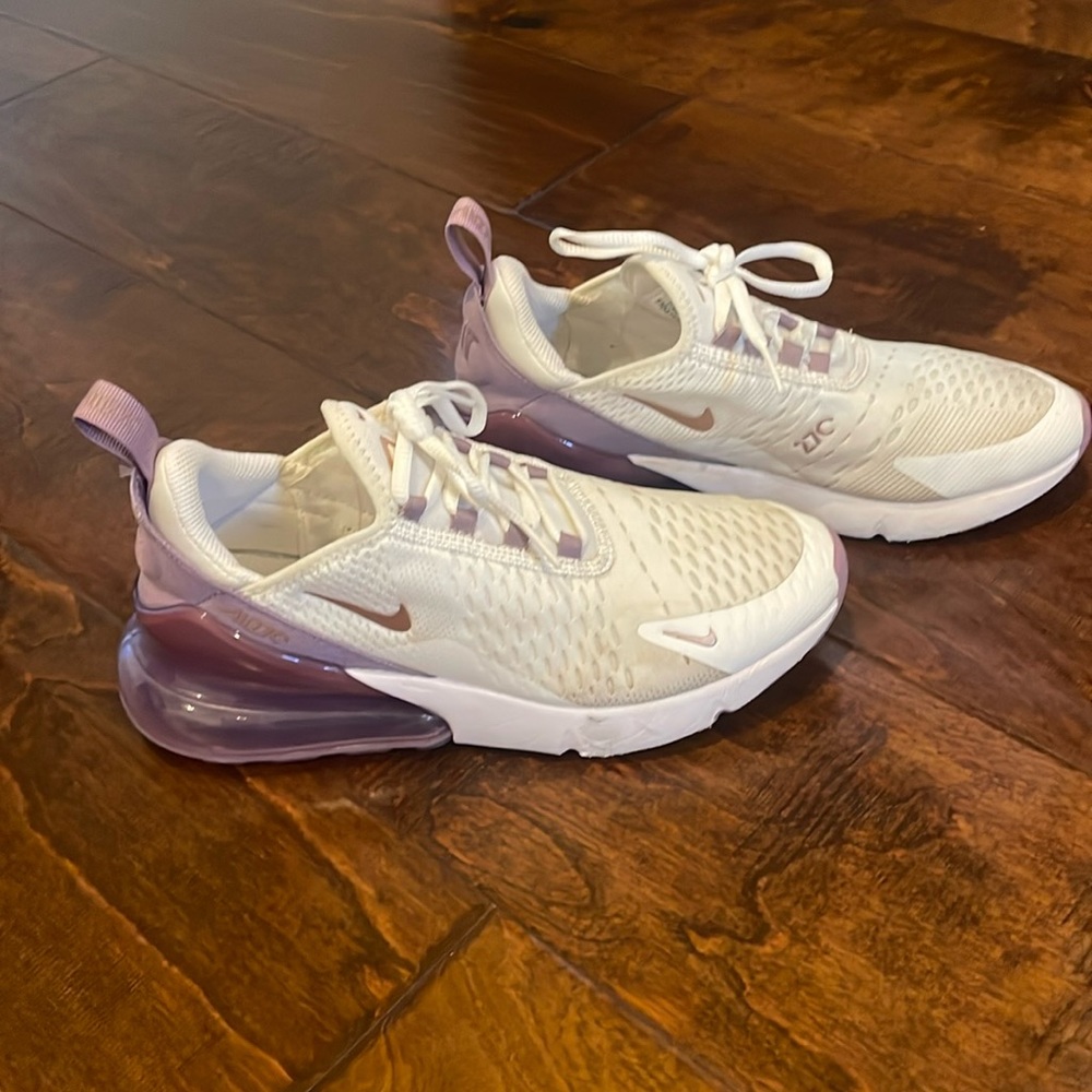 Women’s Air Max 270 size 6